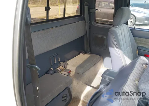 1998 Toyota Tacoma из США, поврежденный, VIN 4TAVL52N3WZ028913